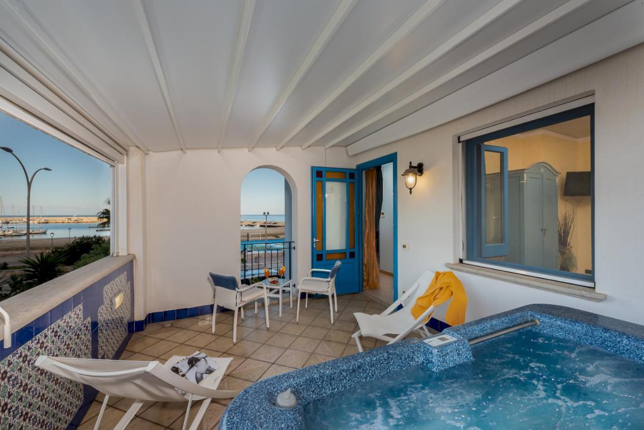 Hotel Ristorante Mediterraneo Faro سان فيتو لو كابو المظهر الخارجي الصورة