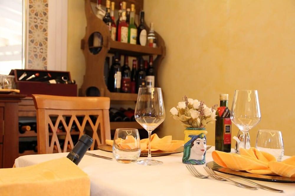 Hotel Ristorante Mediterraneo Faro سان فيتو لو كابو المظهر الخارجي الصورة